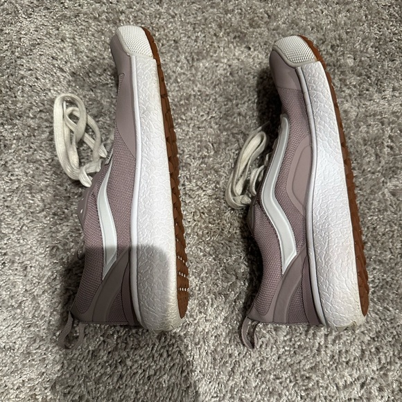 Vans Women's Purple Ultrarange Shoes - Sz 7.5 - Picture 3 of 5